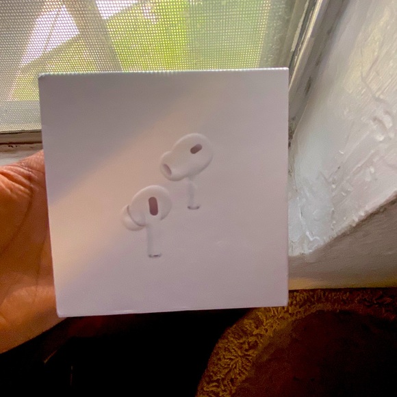 Apple AirPods Pro 2nd Generation with MagSafe Wireless Charging Case - White